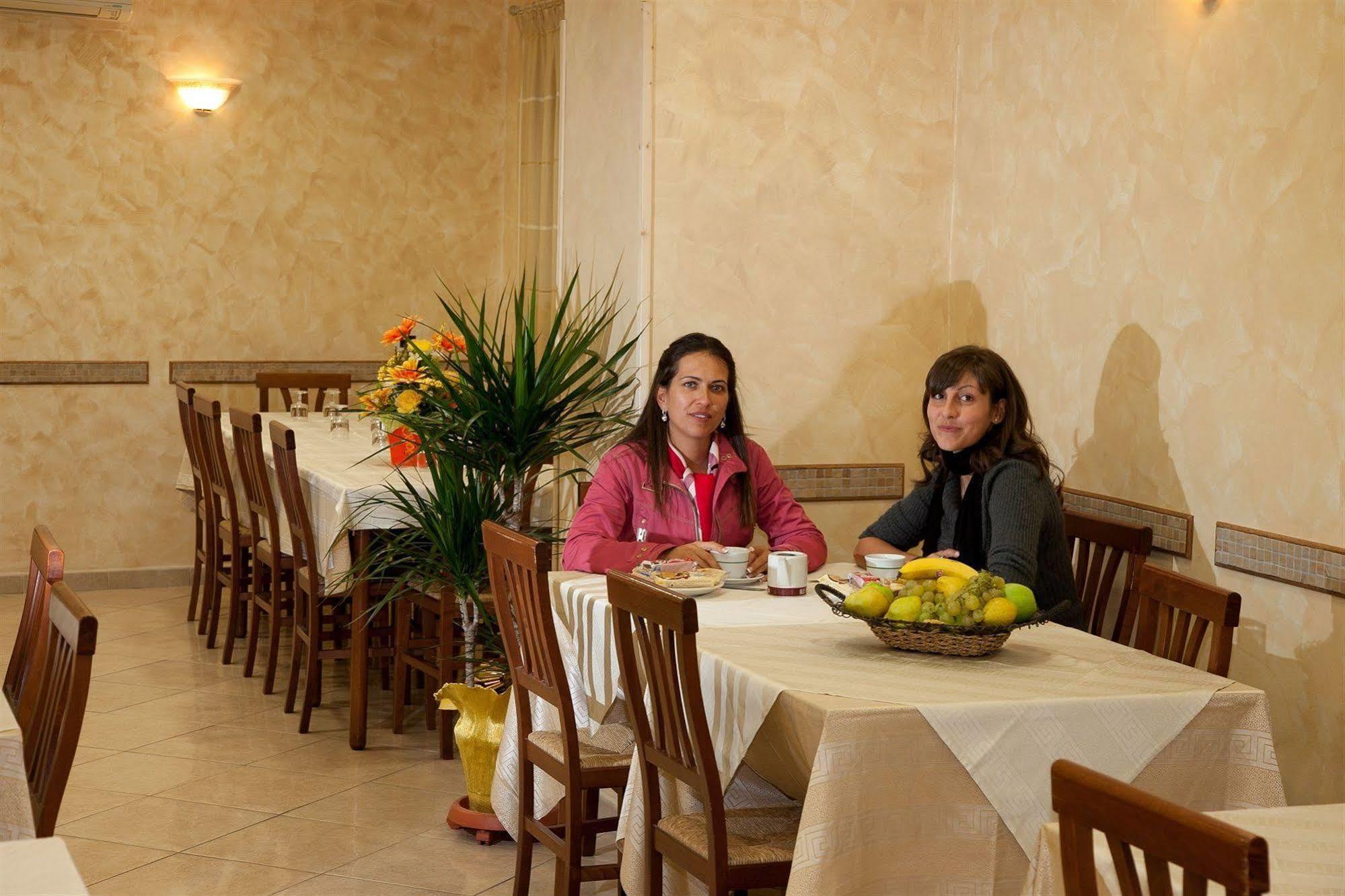 Hotel Le Rose Tivoli Terme Dış mekan fotoğraf